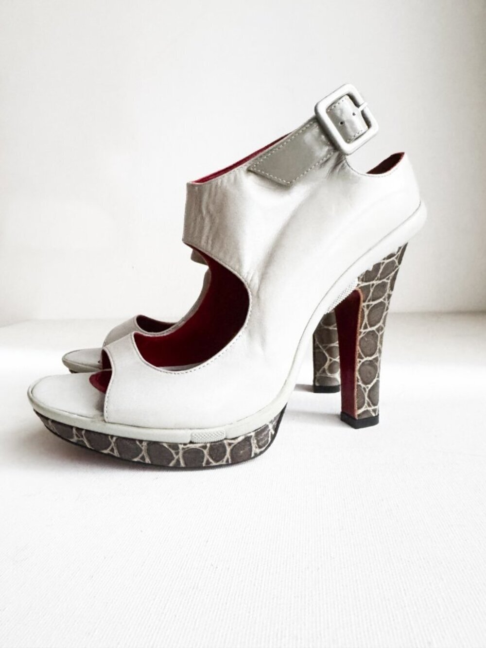 Cesare Paciotti Grey Leather Chunky Heel Sandals 39
